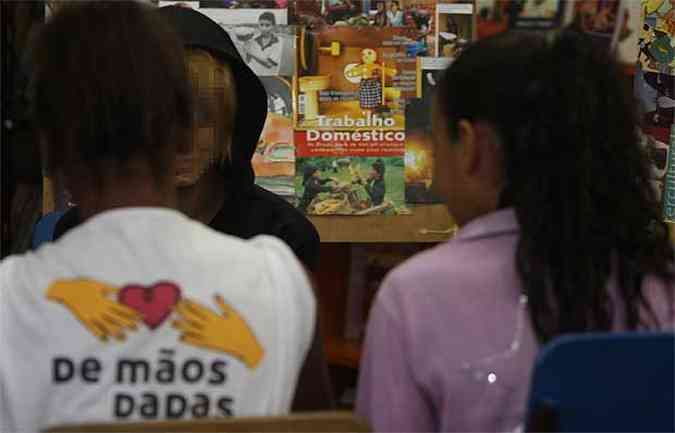 Adolescentes na ONG Circo de Todo Mundo, em Betim, na Grande BH(foto: Edesio Ferreira/EM/D.A Press)