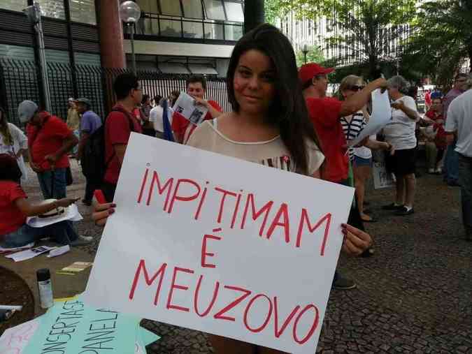Manifestantes marcham em apoio  Petrobras e a presidente Dilma Tlio Santos/EM/D.A Press 
