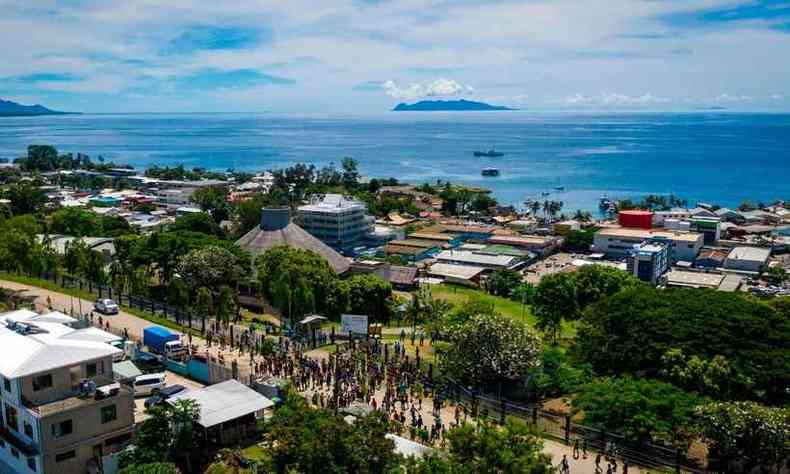 Primeiro-ministro da ilha incitou os 600 mil habitantes a manterem a calma e explicou que foi ativado o rastreamento de contatos(foto: Robert Taupong/AFP)
