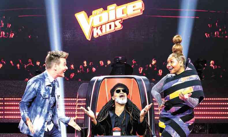 Michel Tel, Carlinhos Brown e Gaby Amarantos dividem a responsabilidade de julgar os pequenos no palco do ''The voice kids''