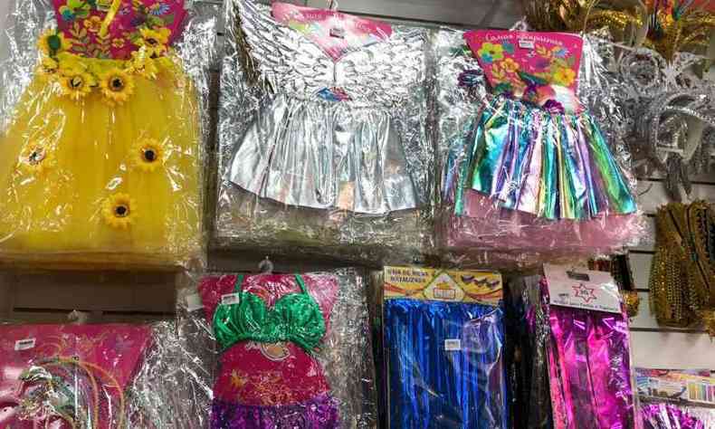 Lojistas de BH apontam fantasias de girassol, anjo, diabinho e sereia como tendncias para o carnaval 2020(foto: Luiza Rocha/Esp. EM)