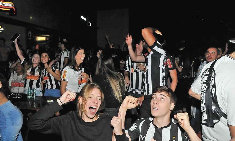 Torcida do Atltico na Savassi