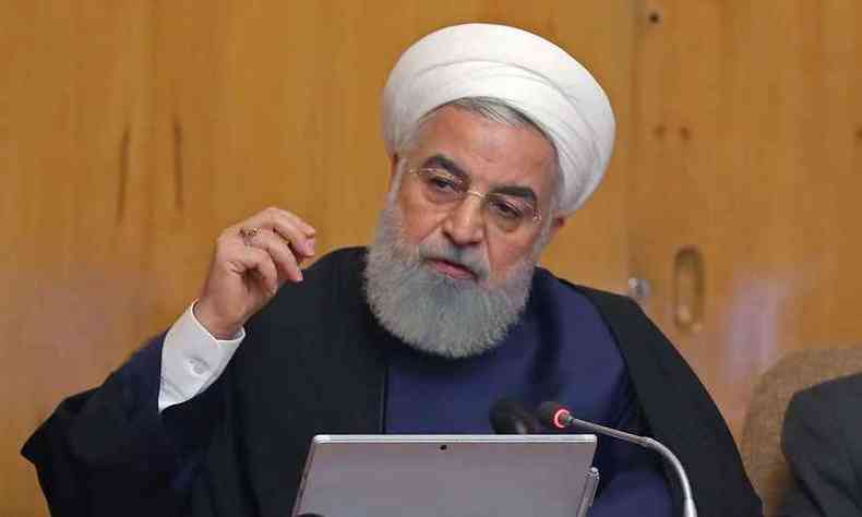 Presidente do Ir, Hassan Rouhani, em reunio de gabinete (foto: HO / Iranian Presidency / AFP)