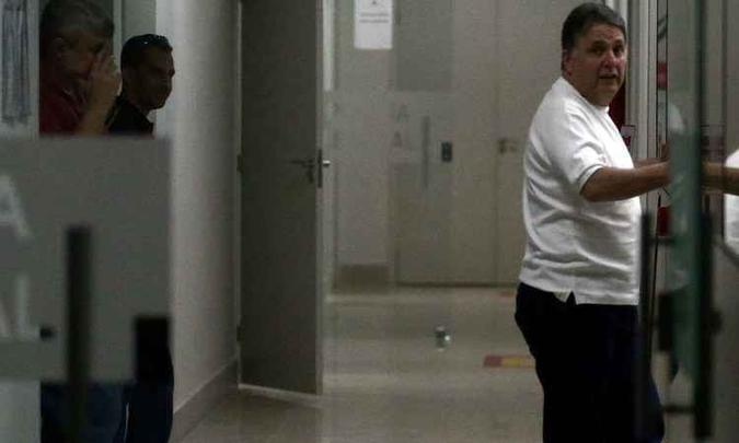 O ex-governador do Rio, Anthony Garotinho (PR), é visto na sede da Policia Federal, no centro do Rio de Janeiro, após ter sido preso na quarta-feira(foto: WILTON JUNIOR/ESTADÃO CONTEÚDO ) O ex-governador do Rio, Anthony Garotinho (PR), é visto na sede da Policia Federal, no centro do Rio de Janeiro, após ter sido preso na quarta-feira(foto: WILTON JUNIOR/ESTADÃO CONTEÚDO )