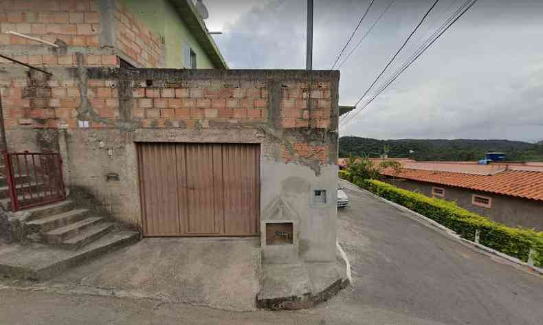 PM encontrou corpo do jovem de 19 anos na Rua Oliveira, Bairro Itacolomi, em Sabar, na Grande BH(foto: Google Maps)