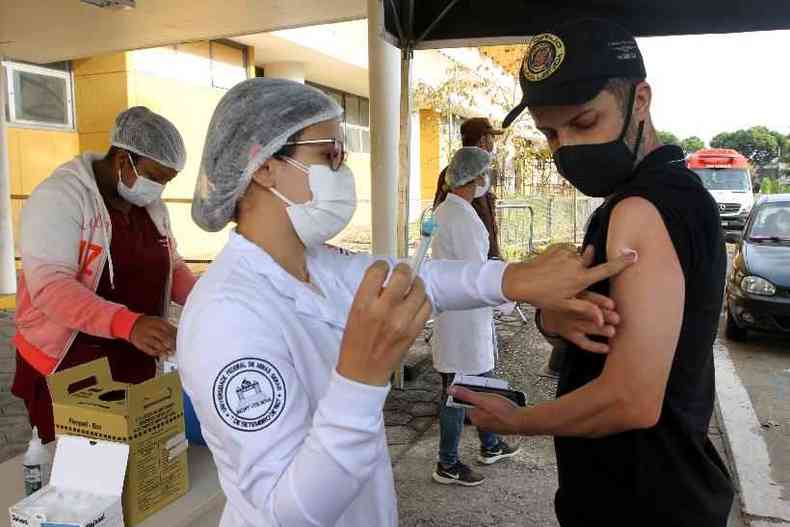 Campanha de vacinao teve maior pblico nesta semana(foto: Jair Amaral/EM/D.A. Press)