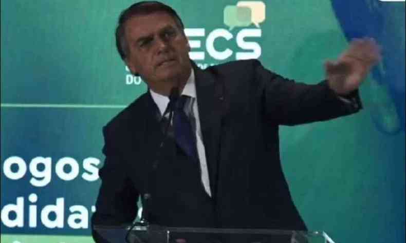 Bolsonaro discursa