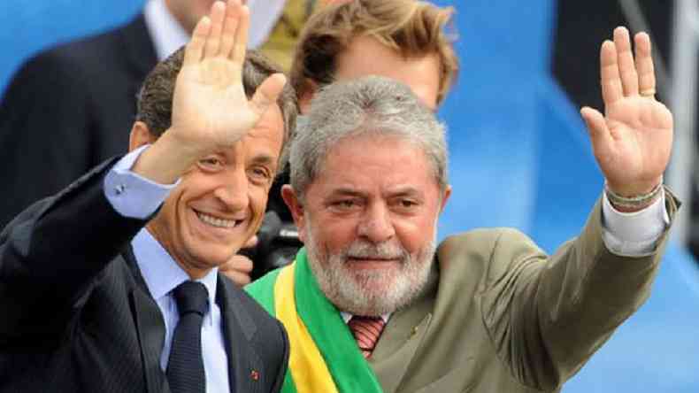 Os ento presidentes da Frana e do Brasil, Nicolas Sarkozy (esq.) e Luis Incio Lula da Silva
