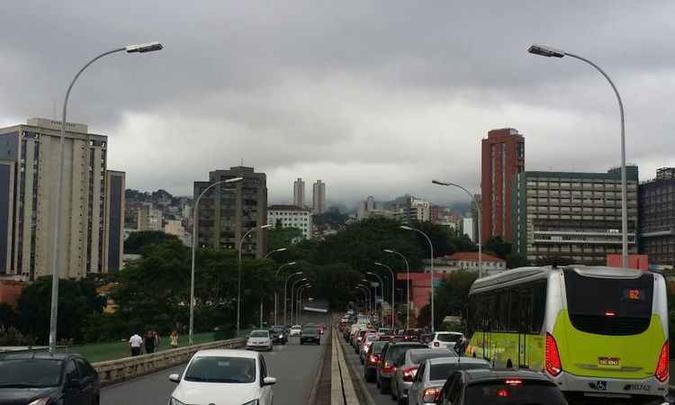 Céu permanece nublado durante todo o dia em Belo Horizonte; temperaturas marcam 28 graus (foto: Paulo Filgueiras/ EM/ D.A Press ) Céu permanece nublado durante todo o dia em Belo Horizonte; temperaturas marcam 28 graus (foto: Paulo Filgueiras/ EM/ D.A Press )