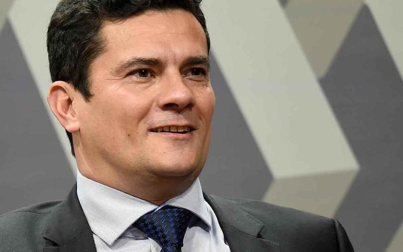 Sergio Moro sorri