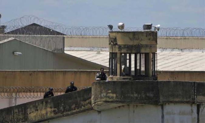 No dia 30 de dezembro passado, agentes penitenciários impediram outra fuga de detentos(foto: Juarez Rodrigues/EM/D.A Press) No dia 30 de dezembro passado, agentes penitenciários impediram outra fuga de detentos(foto: Juarez Rodrigues/EM/D.A Press)
