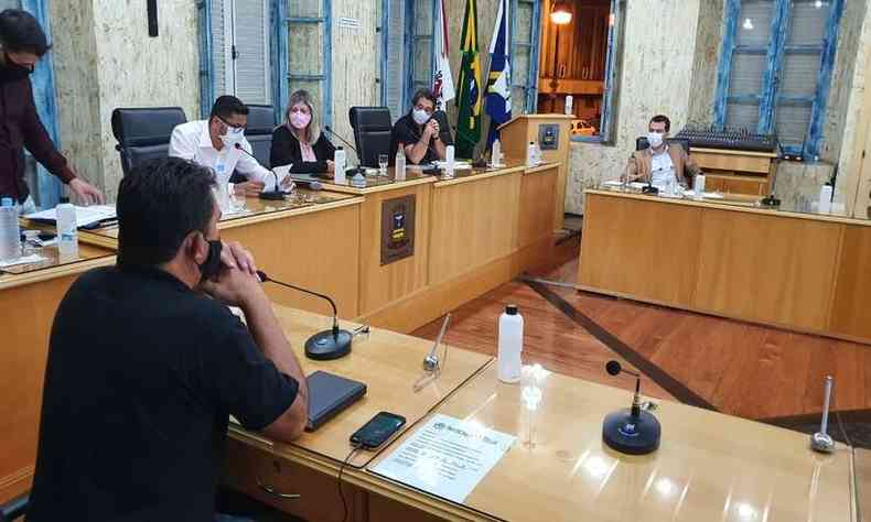 Projeto de Lei que prev uso obrigatrio de mscara com multa  aprovado em Varginha(foto: Cmara Municipal/divulgao)