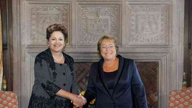 Presidenta Dilma Rousseff durante encontro com a presidenta eleita do Chile, Michelle Bachelet(foto: Roberto Stuckert Filho/PR)