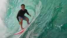 Em coma, surfista brasileiro teve problema inicialmente no dente; entenda