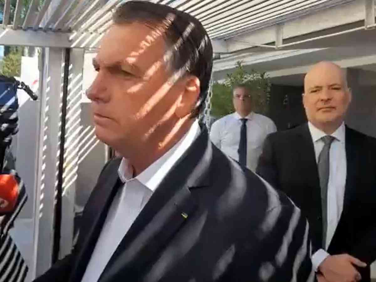 Bolsonaro diz que sua filha de 11 anos não será vacinada contra COVID-19 -  Politica - Estado de Minas