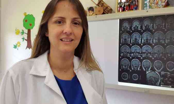 'Nosso medo era que essas crianas voltassem para suas cidades. Quando se nasce com a infeco congnita, a investigao precisa ser rpida', Vanessa van der Linden, neuropediatra do Hospital Baro de Lucena(foto: Carolina Cotta/EM/D.A.Press)