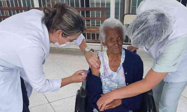 MPMG recomenda que vacinao de idosos seja prioridade em Alfenas(foto: Lar So Vicente de Paulo/divulgao)
