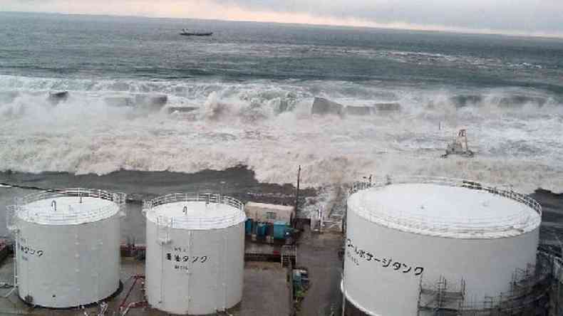 O tsunami de 2011 atingiu a planta de Fukushima(foto: Getty Images)