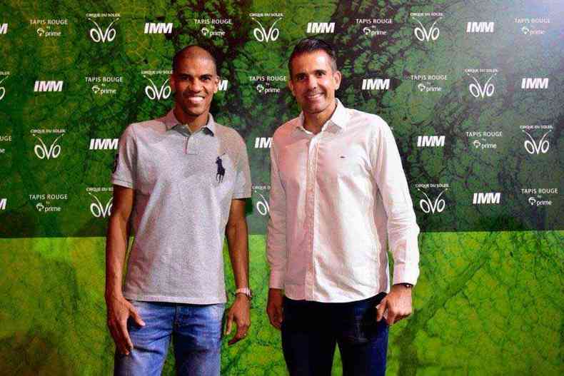 O zagueiro Leo Silva e o goleiro Victor, ambos do Atltico(foto: Lucas Hallel/Divulgao)