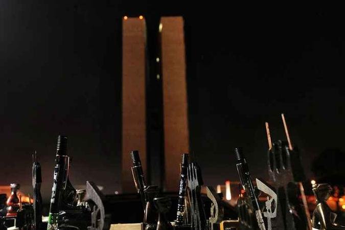 Congresso Nacional �s escuras durante a Hora do Planeta em 2011: 