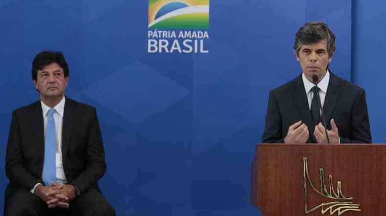 Luiz Henrique Mandetta e Nelson Teich, falaram o que teriam feito de diferente em suas respectivas gestes no Ministrio da Sade(foto: Marcello Casal JrAgncia Brasil)