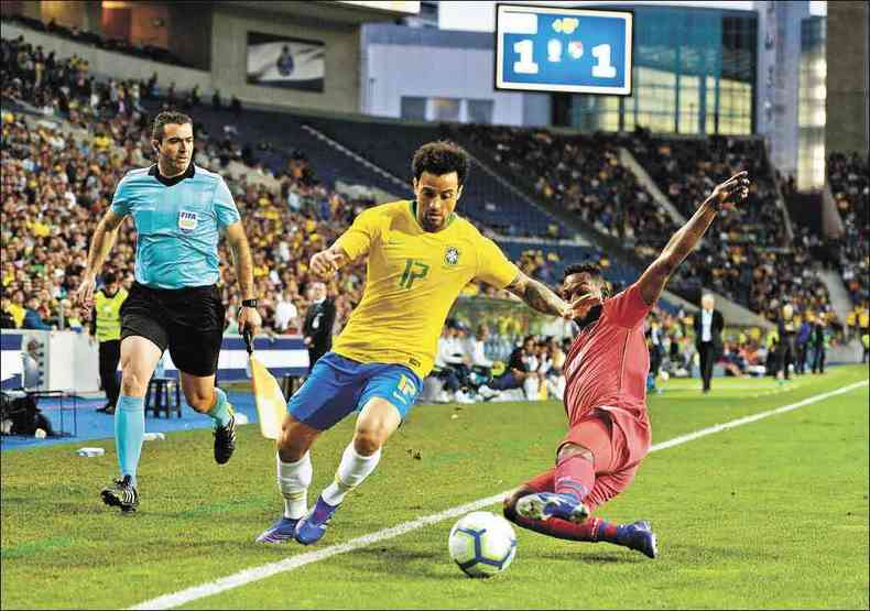 Brasil mostrou m pontaria e correu risco at de sair derrotado (foto: MIGUEL RIOPA/AFP)