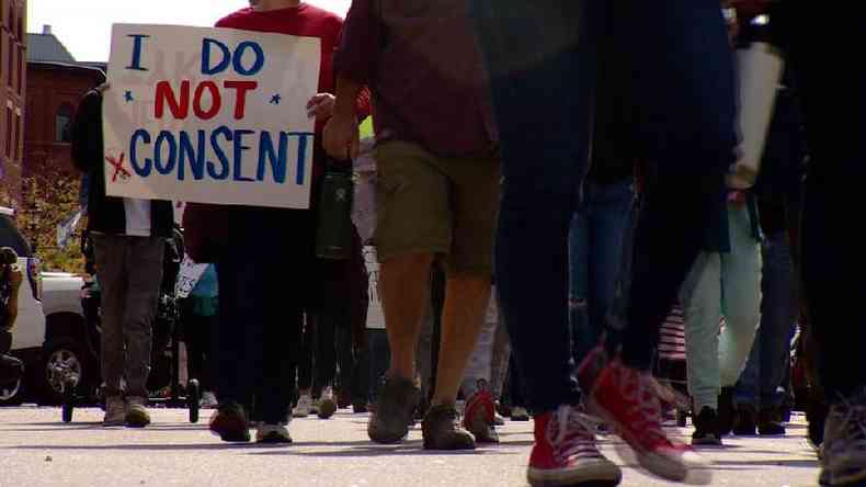 Protesto contrrio  vacinao contra covid-19 em New Hampshire. Outubro de 2021