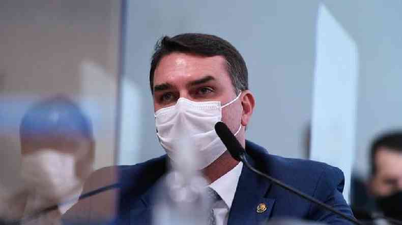 Flvio Bolsonaro tumultuou a sesso(foto: Agncia Senado)