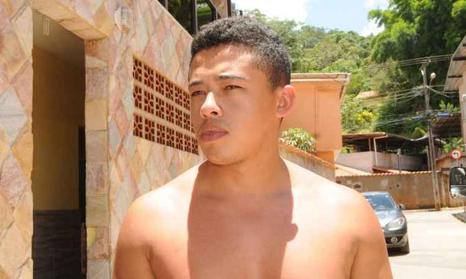 O rápido avanço da doença surpreendeu a família, conta Thiago, primo de um serralheiro que morreu com sintomas da febre amarela(foto: Paulo Filgueiras/EM/D.A Press) O rápido avanço da doença surpreendeu a família, conta Thiago, primo de um serralheiro que morreu com sintomas da febre amarela(foto: Paulo Filgueiras/EM/D.A Press)