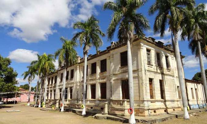 Projetada pelo arquiteto italiano Miguel Micussi, a escola tinha a finalidade de fortalecer a defesa nacional por meio do aparelhamento da Marinha do Brasil (foto: Iepha/Divulgação) Projetada pelo arquiteto italiano Miguel Micussi, a escola tinha a finalidade de fortalecer a defesa nacional por meio do aparelhamento da Marinha do Brasil (foto: Iepha/Divulgação)