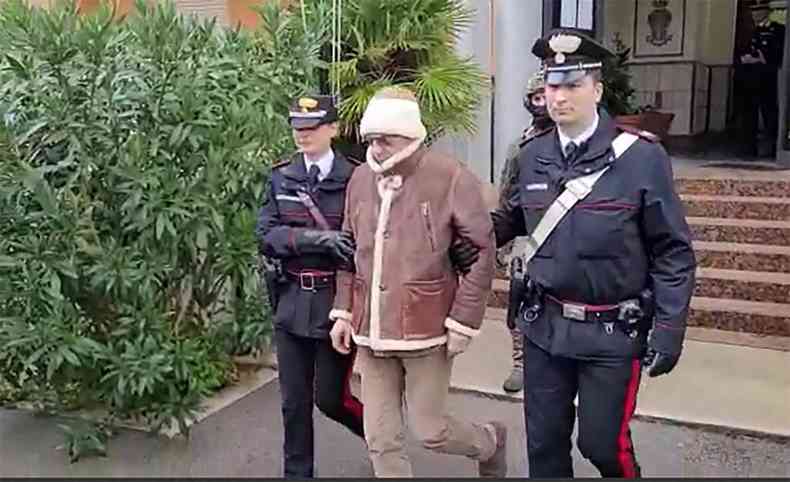 Priso por canabinieri italiano do mafioso Messina Denaro, em 16 de janeiro passado
