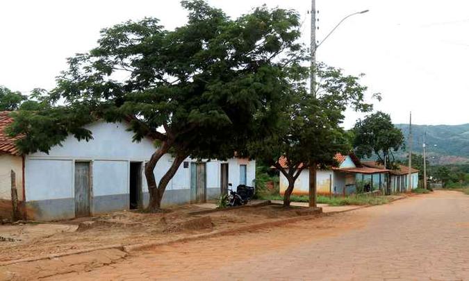 A Vila São José, em Jenipapo de Minas, é o retrato da falta de oportunidades na região(foto: Solon Queiroz/Especial para o EM ) A Vila São José, em Jenipapo de Minas, é o retrato da falta de oportunidades na região(foto: Solon Queiroz/Especial para o EM )