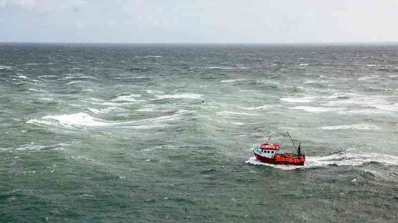 Barco no oceano