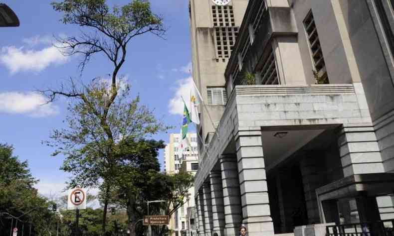 Na foto, fachada da Prefeitura de Belo Horizonte (PBH)