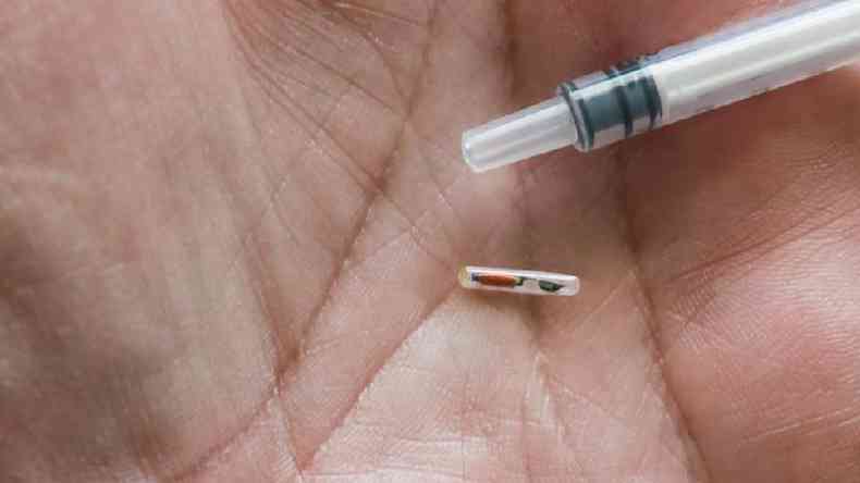 Boatos sobre conspirao para implantar microchips com a vacina surgiram em maro