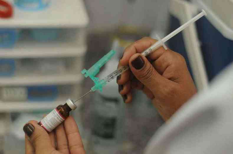 Quase 180 mil pessoas j foram vacinadas contra a COVID-19 em Minas Gerais(foto: Leandro Couri/EM/D.A Press)