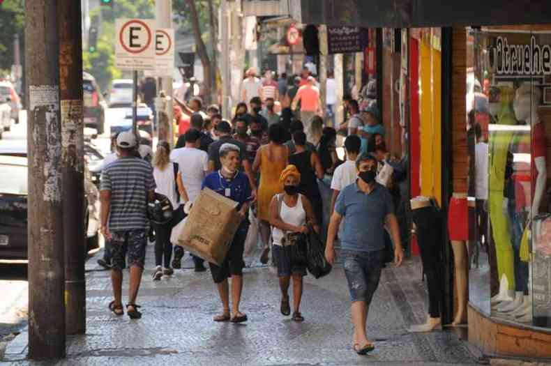 Nmero de diagnsticos positivos da COVID-19 ainda  muito alto, demonstrando alta circulao do vrus(foto: Juarez Rodrigues/EM/DA Press)