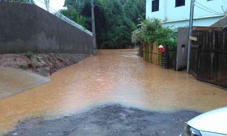 Conselheiro Lafaiete registrou pontos de alagamento durante a chuva(foto: Prefeitura de Conselheiro Lafaiete/Divulgao)
