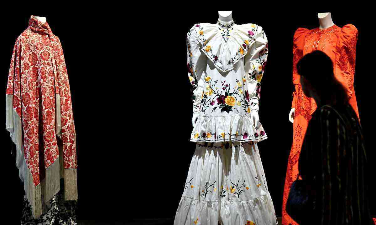 Frida Kahlo dita moda e continua deslumbrando Paris - Cultura - Estado de  Minas