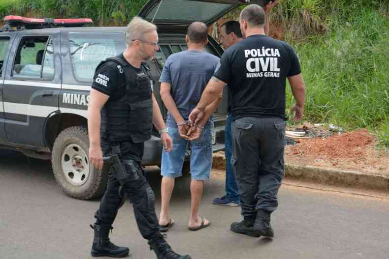 Alvos da polcia so criminosos envolvidos com furtos e roubos(foto: Polcia Civil / Divulgao)