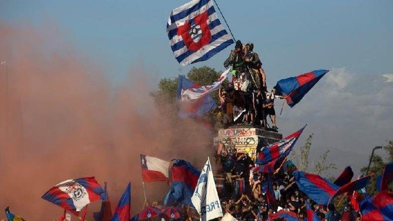 O novo processo constituinte tem sido acompanhado de agita��o social em v�rias cidades chilenas(foto: Getty Images)