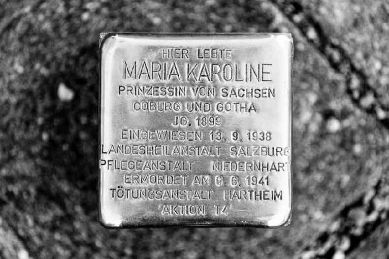 'Pedra de tropeo' em homenagem a Maria Carolina instalada em Schladming, na ustria