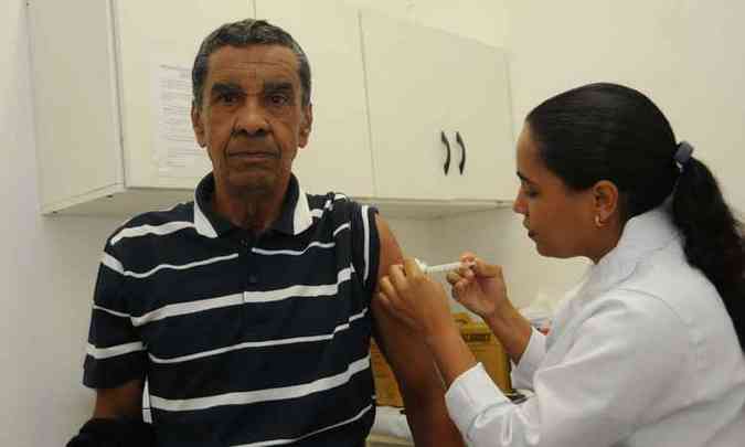 Campanha de vacinao em Belo Horizonte atingiu meta estipulada pelo Ministrio da Sade(foto: Paulo Filgueiras/EM/D.A PRESS)