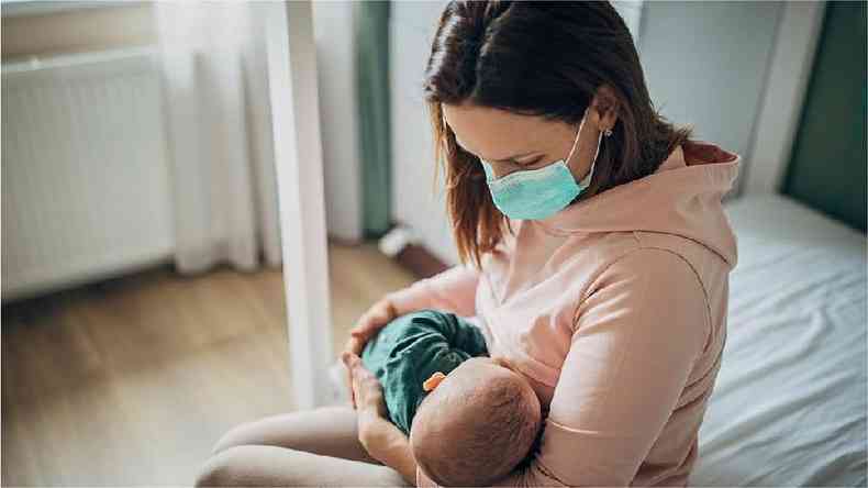 De acordo com a OMS, no h, ainda, nenhuma evidncia de que mulheres lactantes ou seus bebs corram risco elevado de covid-19 grave(foto: Getty Images)