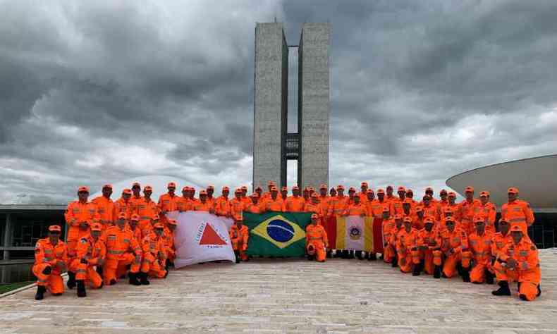 Somente de Minas Gerais, 61 militares compareceram ao Senado(foto: Corpo de Bombeiros/Divulgao)