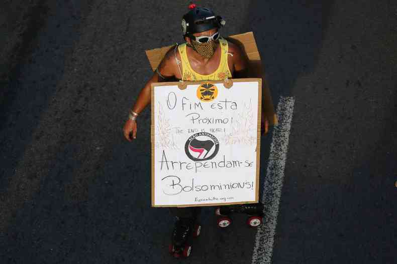Manaus (AM). Populao tomou as ruas para demonstrar insatisfao com o governo(foto: Tarso SARRAF / AFP)