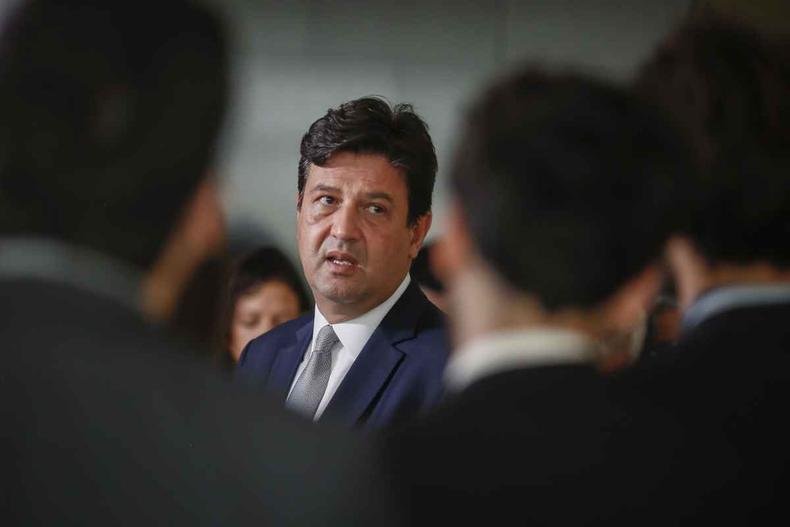 SERGIO LIMA / AFP(foto: O ministro confirmou que est� elaborando medidas protetivas na �rea da seguran�a, economia e sa�de )