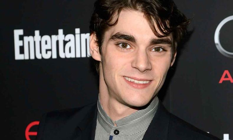 Ator RJ Mitte, amoso por interpretar Walter White Jr. na srie %u201CBreaking Bad', tem paralisia cerebral 