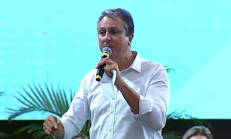 Durante o lanamento do programa Escola em Tempo Integral, Camilo Sasntana discursa sobre o aporte financeiro do governo federal para o programa.