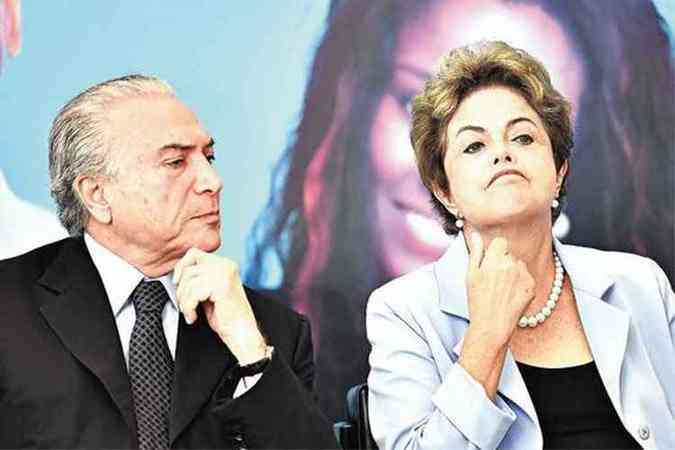 Vice Michel Temer e a presidente Dilma Rousseff fizeram reunies durante todo o dia em busca do apoio de ministros que at ontem resistiam  tese da sada do governo (foto: Evaristo S/AFP - 5/10/15)